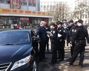 Він не любив ПДР... У Житомирі поліція оштрафувала голову СБУ