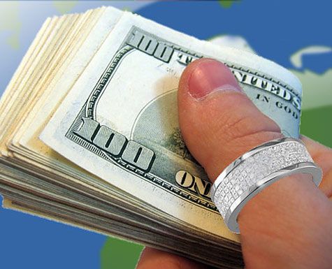 Зацелованная взяткодателем чиновница отделалась условным сроком