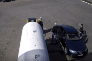 Розыск водителя BlaBlaCar: появилось последнее видео львовянина с АЗС