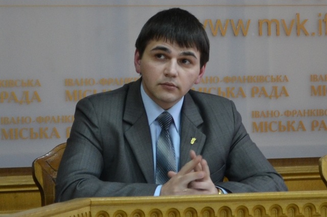 НА ЯКІ ГРОШІ ПЕРШИЙ ЗАСТУПНИК МЕРА ІВАНО-ФРАНКІВСЬКА МИКОЛА ВІТЕНКО ЛІТАЄ «ПО ГОНКОНГАХ»?