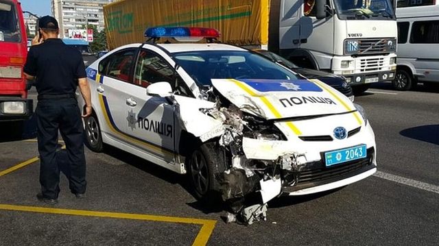 Деканоидзе пообещала украинским патрульным новый автопарк