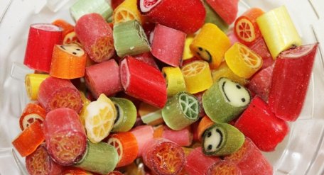 У центрі Львова невідомі викрали цукерок на 14 тис.