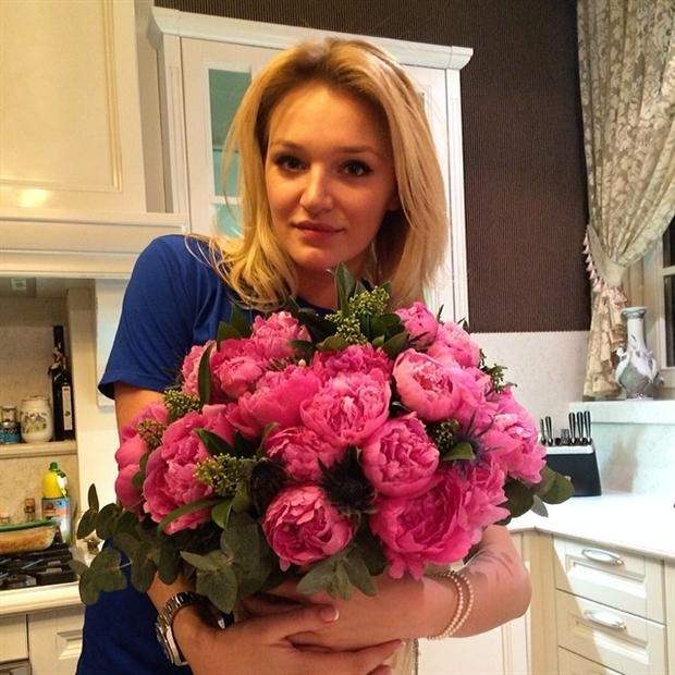 22-річна дочка Добкіна показала, як шикує в найдорожчому готелі Києва (ФОТО)