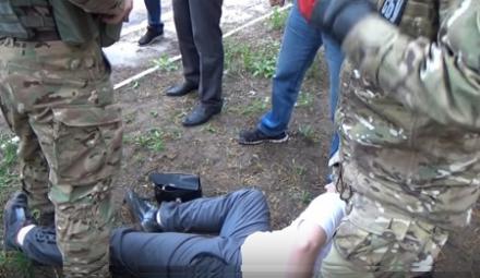 Спецназ СБУ угомонил полицейских, защищавших коррумпированных коллег