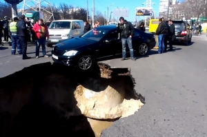 Власть не интересует, что каждый день 10 украинцев обречены умереть на дороге