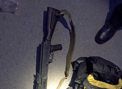 Инспектор патрульной службы торговал оружием и патронами (ФОТО)