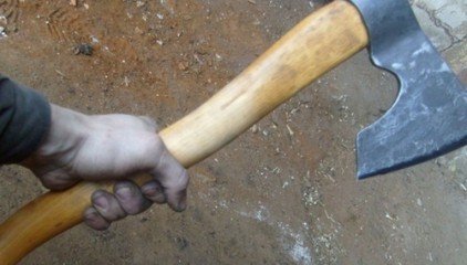 Харьковчанин напал на сельский совет с топором