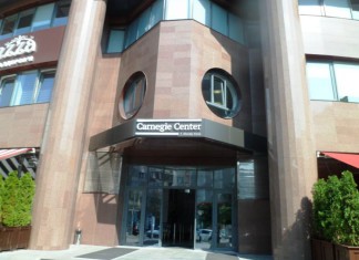 Каплін збрехав: Яценюка бачили у Києві в офісі “Народного фронту”