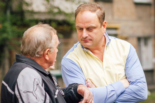 Депутат Киевсовета Александр Бродский решил "подзаработать" на продаже пасхальных куличей