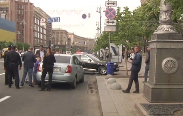 Копы задержали автомобиль с мужчиной, расстрелявшим человека в центре Киева