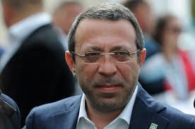 Корбан здався