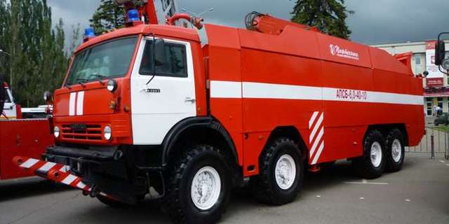 В Донецке зафиксировали пожарные машины российского МЧС