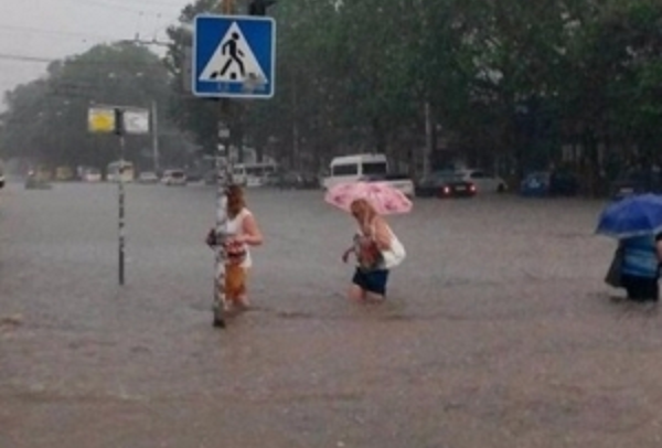 Симферополь ушел под воду