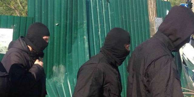 На Киевщине вооруженная группа лиц напала на предприятие