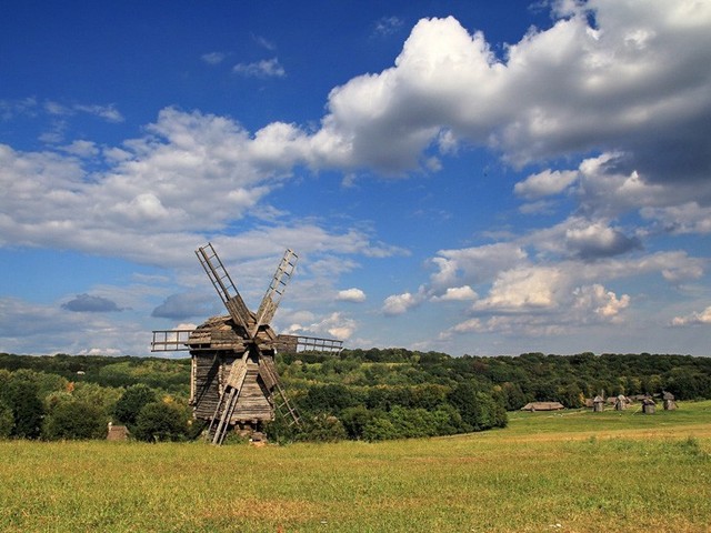 Чи вдасться екс-регіоналу Василю Хмельницькому разом з суддею ВСУ забудувати Пирогове