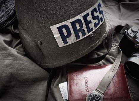 Получая аккредитацию у бандитов, журналисты сделали свой выбор - Аваков