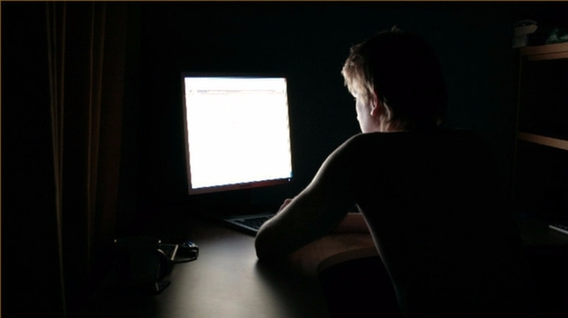 ВКонтакте работают группы, которые кодируют детей на самоубийства