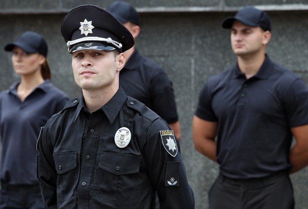 Глава поселка в Киевской области обвинила полицию в грабеже