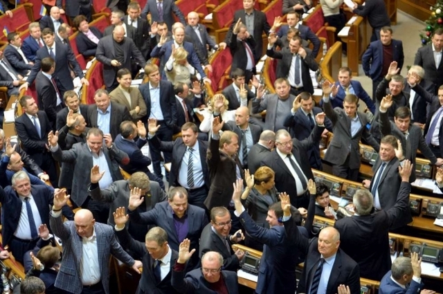 «Воля народа» к госсобственности: два государственных аграрных фонда оказались «проданы» за голоса нардепов