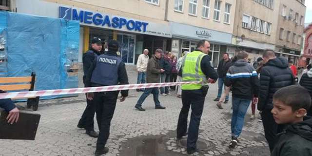 В Ужгороде депутат горсовета открыл стрельбу по людям (ВИДЕО)