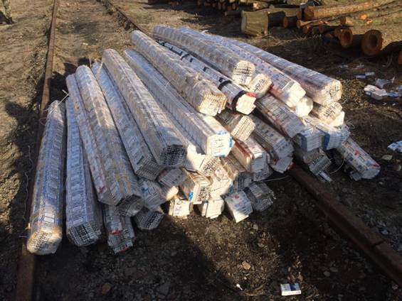 Водолазами, дронами, бревнами: главные способы доставки контрабанды из Украины