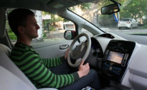 Владелец электромобиля: «Я езжу по всему Запорожью за 17 гривен в день»