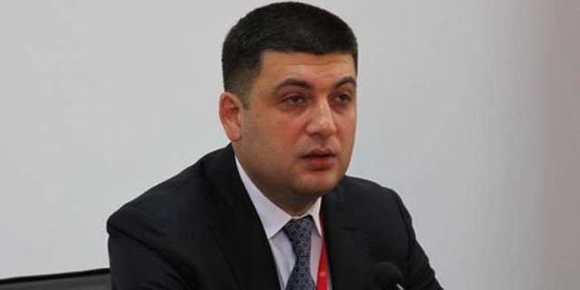 Гройсман назвал повышение цен на АЗС заговором