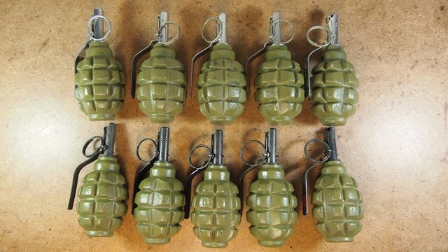 Военнослужащие и гражданские пытаются переправлять тротил, пластид, гранаты из зоны АТО