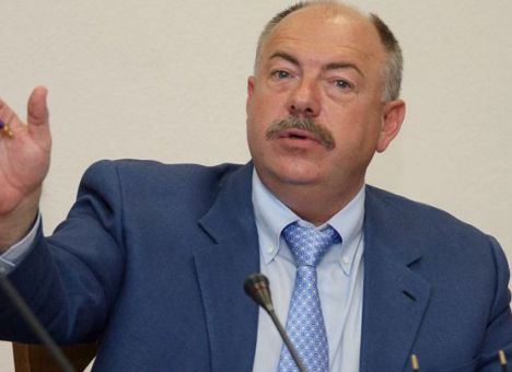 Далась вам эта Франция, я катаюсь, езжу туда-сюда! – Пискун