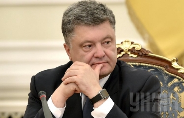Порошенко обіцяє, що не дозволить ультраправим шкодити репутації України