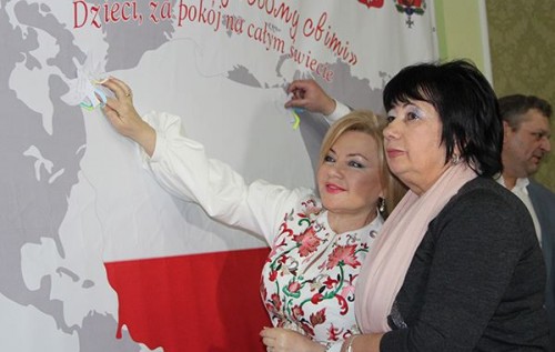 Беспощадная украинская дипломатия, контрабанда сигарет и кума президента