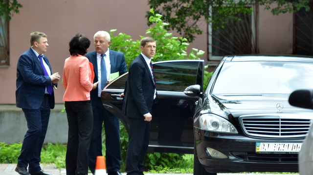 Степан Кубив сменил "Ланос" на пятисотый "мерс"