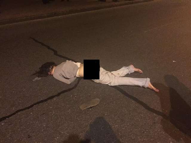 В Киеве возле "Арсенальной" внедорожник сбил девушку и скрылся