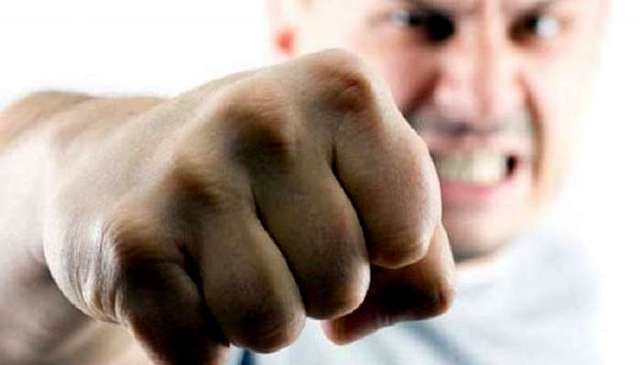 В Одессе группа парней жестоко избили юношу