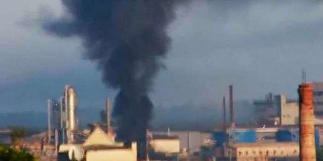 В оккупированном Докучаевске начался пожар на флюсо-доломитном комбинате