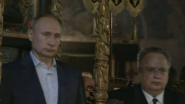 "Приятно, царь": Путин в Греции умостился в императорское кресло