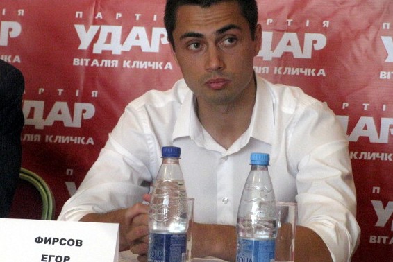 Кто тащит Фирсова в парламент?