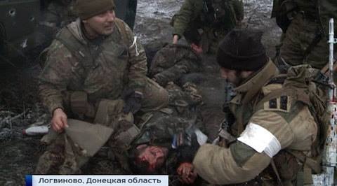 Эта свинья снимает то, как пытают наших бойцов