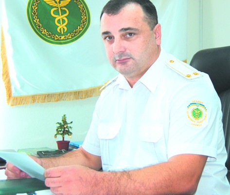 Главный налоговик Южного попался на взятке, но работу не потерял