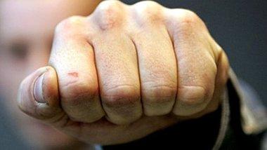 Пьяный пассажир метро избил полицейского