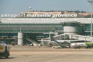 Евро-2016. Российских болельщиков, прилетевших в Марсель, отправили назад