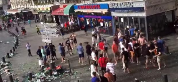 Євро-2016: Російські туристи по-звірячому побили 50-річного англійця, лікарі намагаються врятувати життя