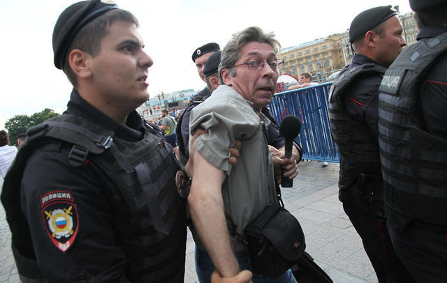 Сотник: “А зачем вы прётесь в ненавистную “Гейропу”? Что вы там забыли?”