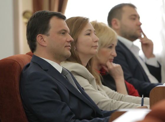 «Правильные» связи – залог успешной монополии