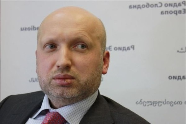 РФ создала две армии для наступательных операций — Турчинов