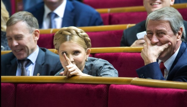 Украинцам придется работать на одну коммуналку