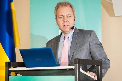 Янукович возвращается: власть создает в Украине новую «семью»