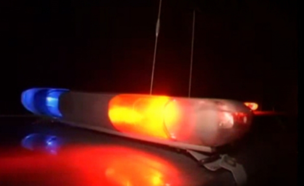 В Киеве на пешеходном переходе Nissan сбил двоих человек