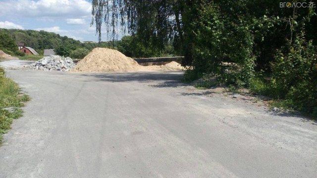 Дружина і сестра депутатів безкоштовно отримали земельні ділянки на березі річки Случ