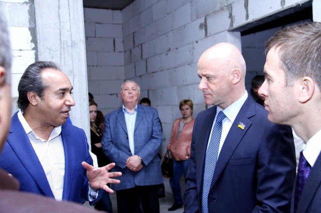 Больница будущего по-одесски Или из-за чего поссорился Киван Аднан с Геннадием Трухановым